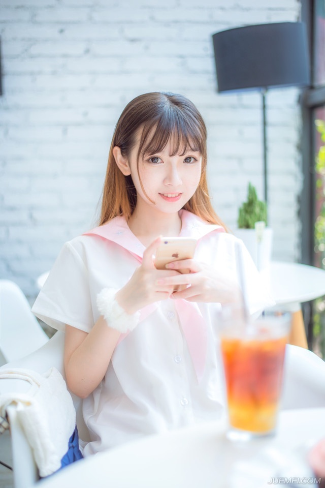 有时候爱情不是因为看到了才相信，而是因为相信才看得到。